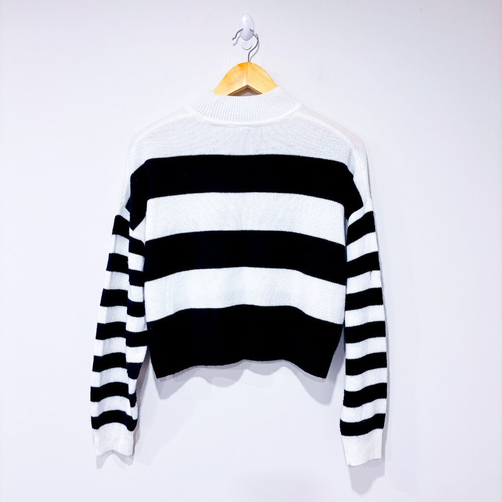 H&M Navy & White Striped Cropped Knit Sweater Mock Neck | Medium * - Picture 2 of 7